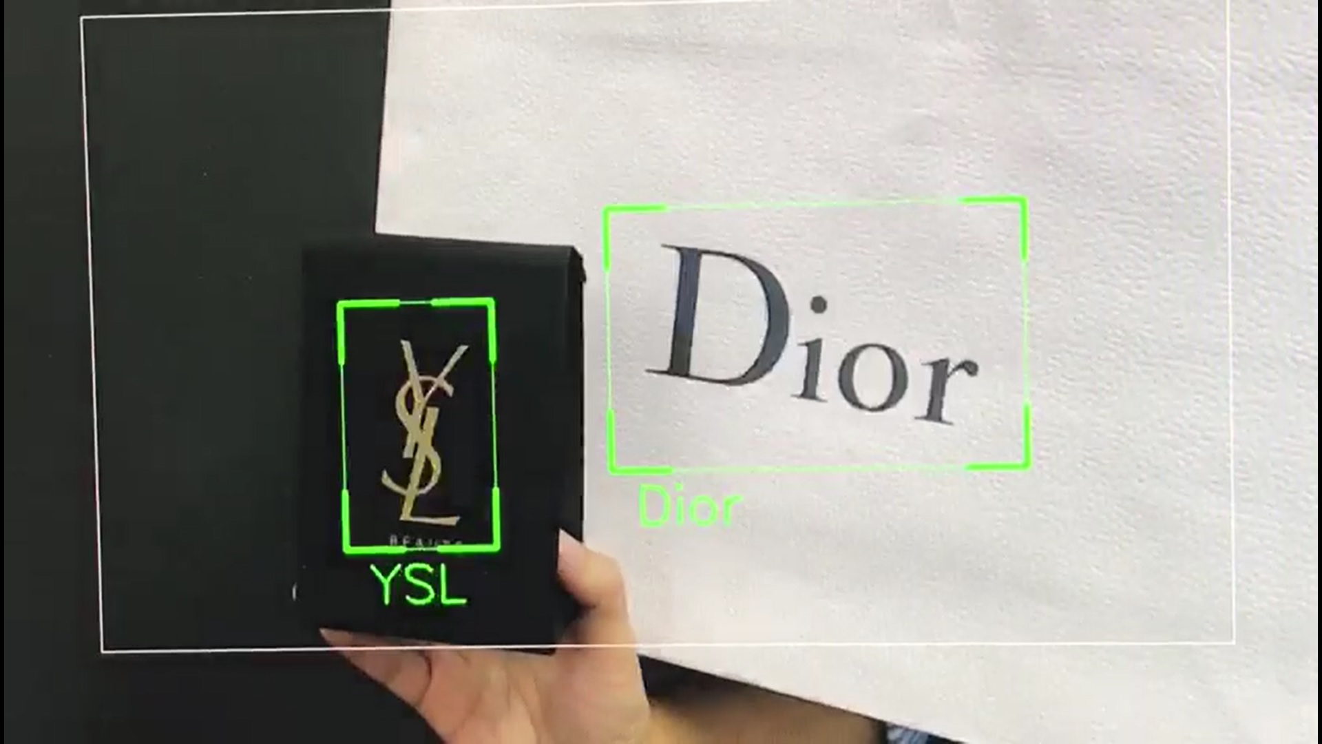 AI logo recognition